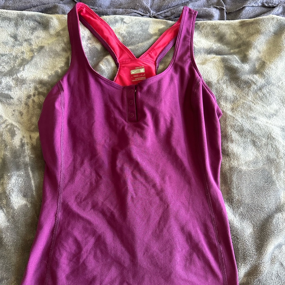 Nike Halter Workout Top w/ Built in Bra - Size M